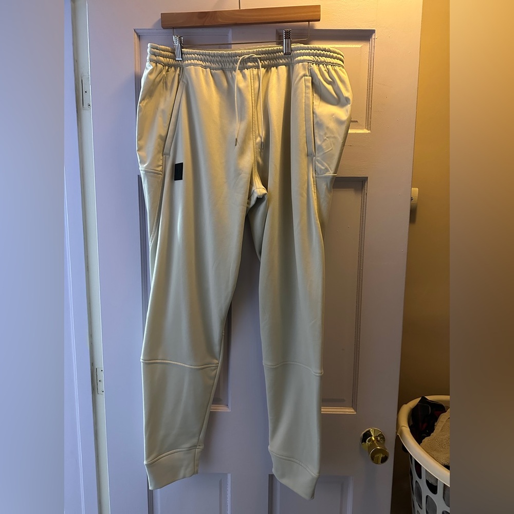 Under Armour Men's  Storm XL Cream Joggers